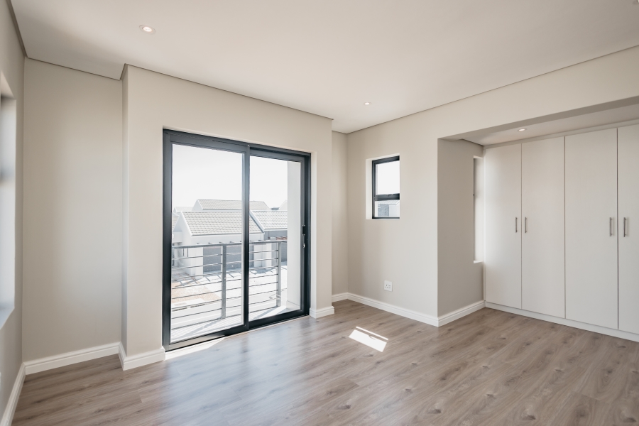 3 Bedroom Property for Sale in Jakarandas Western Cape